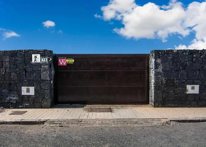 Baroli Amplia Piscina Privada Climatizada Playa Blanca (Lanzarote)
